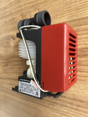 IWAKI BRÜLLEN REPLENISHER-PUMPEN-KBR 3XAU1M FÜR FUJI-GRENZE NORITSU Minilab fournisseur