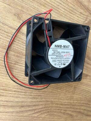 3615KL-05W-B59 NMB 3-Draht-Lüfter 92x92x38mm DC24V 0.24A Ersatzteil für Konica Digital Minilab Fotolabor-Prozessor-Maschine fournisseur